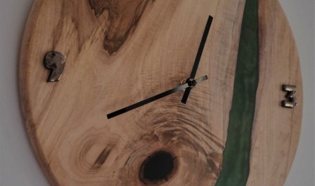 Création d'horloge en bois et résine sur mesure - Lyon - My river wood